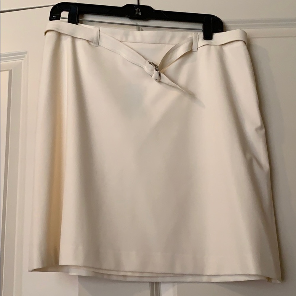 Cream stretch skirt Limited. Size 12 w/ tags!